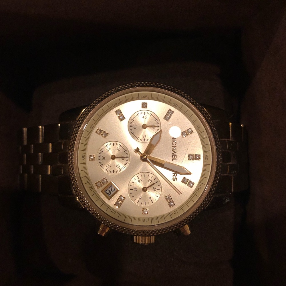 Michael Kors Watch - Picture 6 of 6
